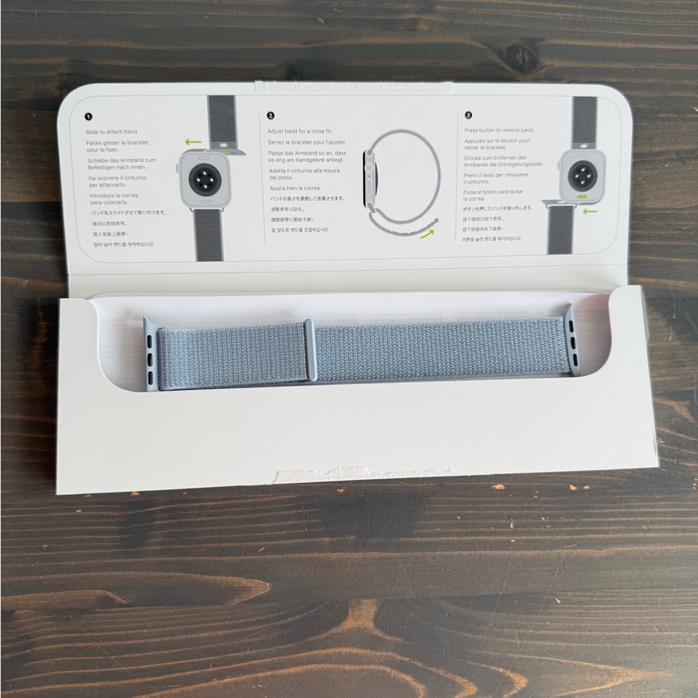 Brand new APPLE sport loop band